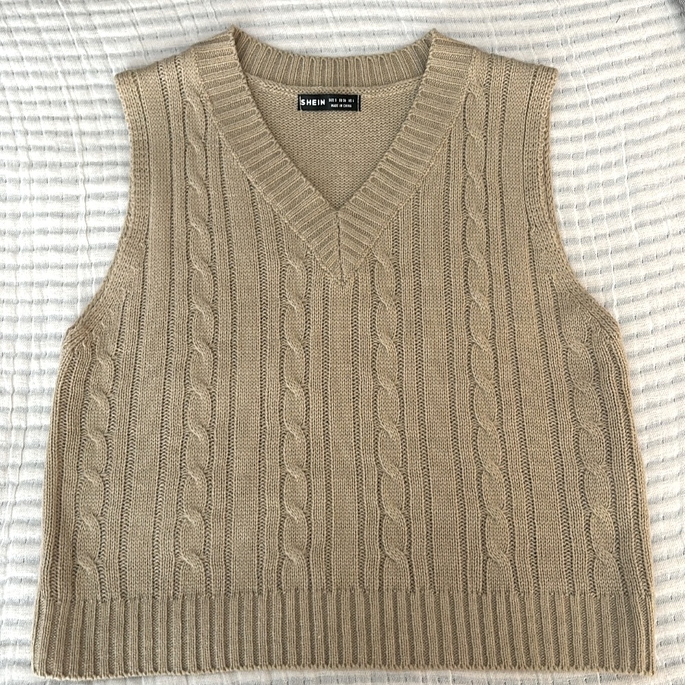 SHEIN V-Neck sweater vest